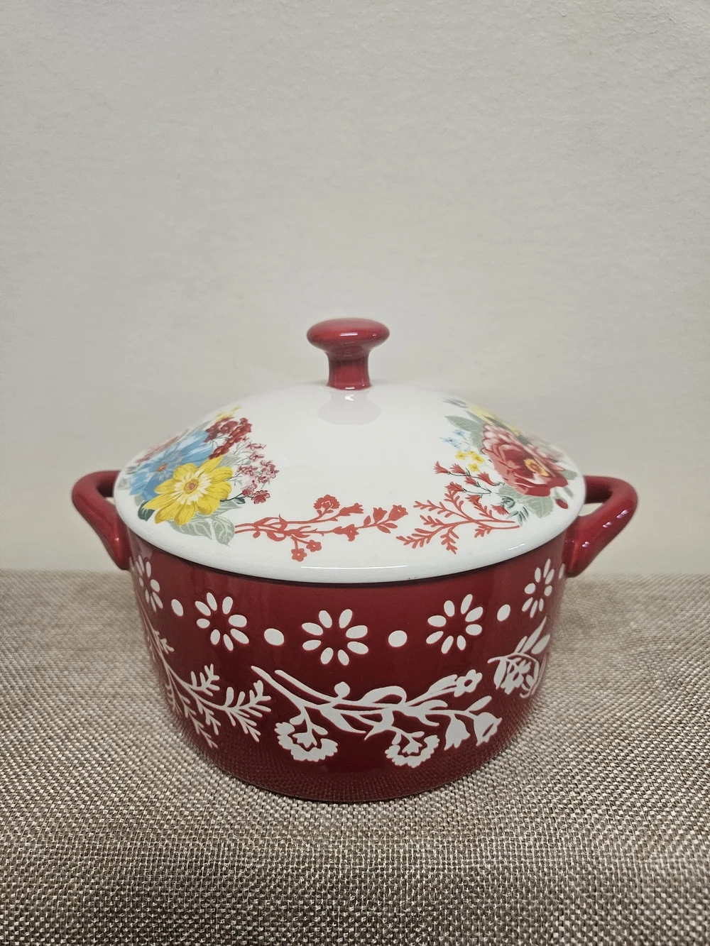 The Pioneer Woman Fancy Flourish Mini Casserole Dish with Lid - RED